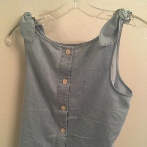 Vineyard vines tank!